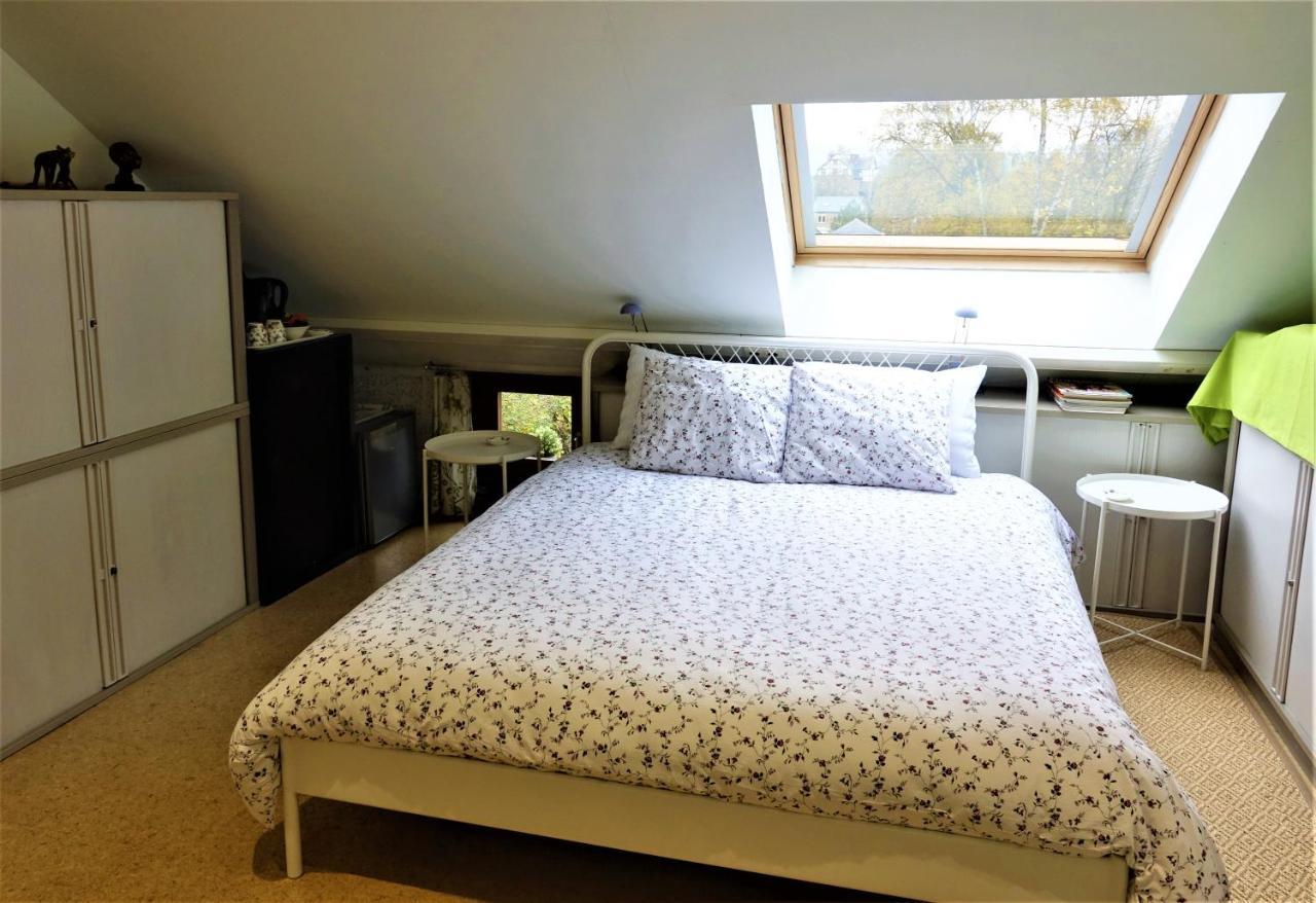 Le Jardin Des Miroirs Bed & Breakfast Esneux Екстериор снимка