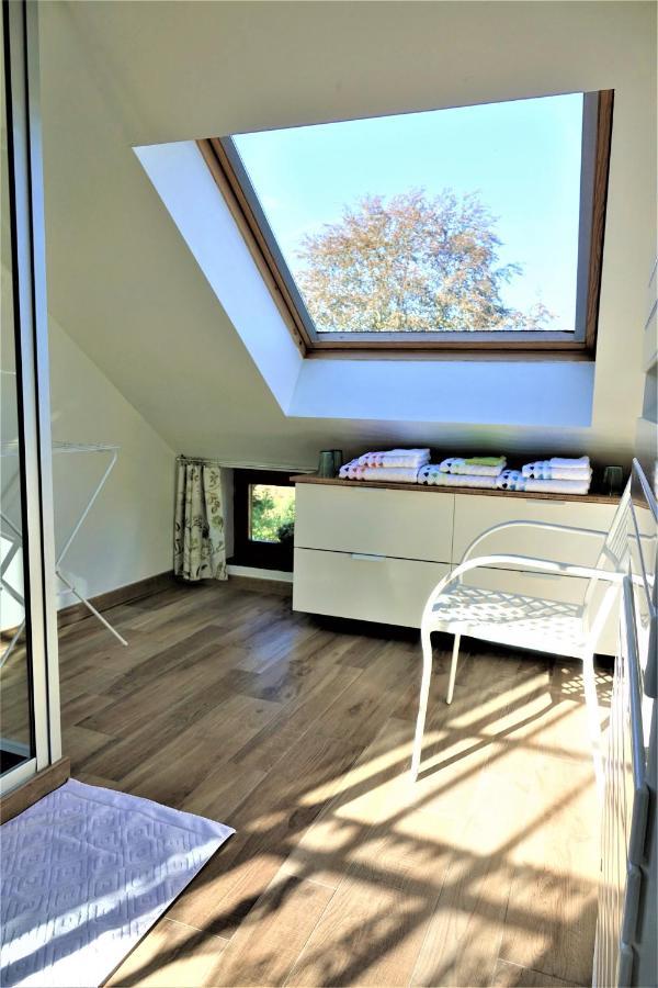 Le Jardin Des Miroirs Bed & Breakfast Esneux Екстериор снимка